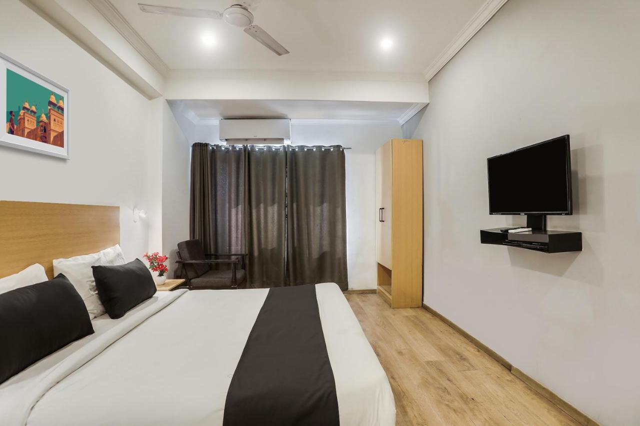 โอโย ทาวน์เฮาส์ 176 ราชธานี เรซิเดนซี Hotel Sururnagar ภายนอก รูปภาพ