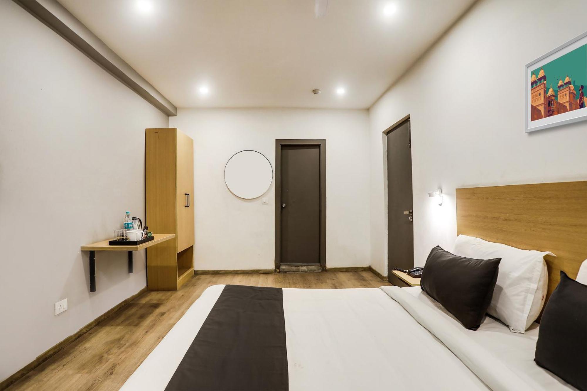 โอโย ทาวน์เฮาส์ 176 ราชธานี เรซิเดนซี Hotel Sururnagar ภายนอก รูปภาพ