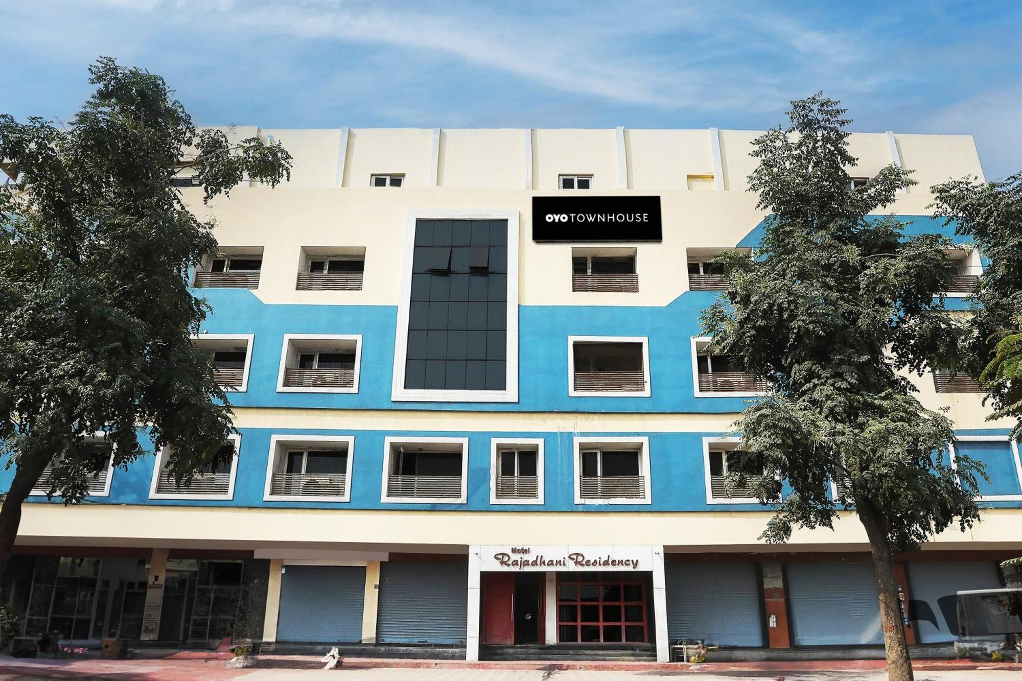 โอโย ทาวน์เฮาส์ 176 ราชธานี เรซิเดนซี Hotel Sururnagar ภายนอก รูปภาพ