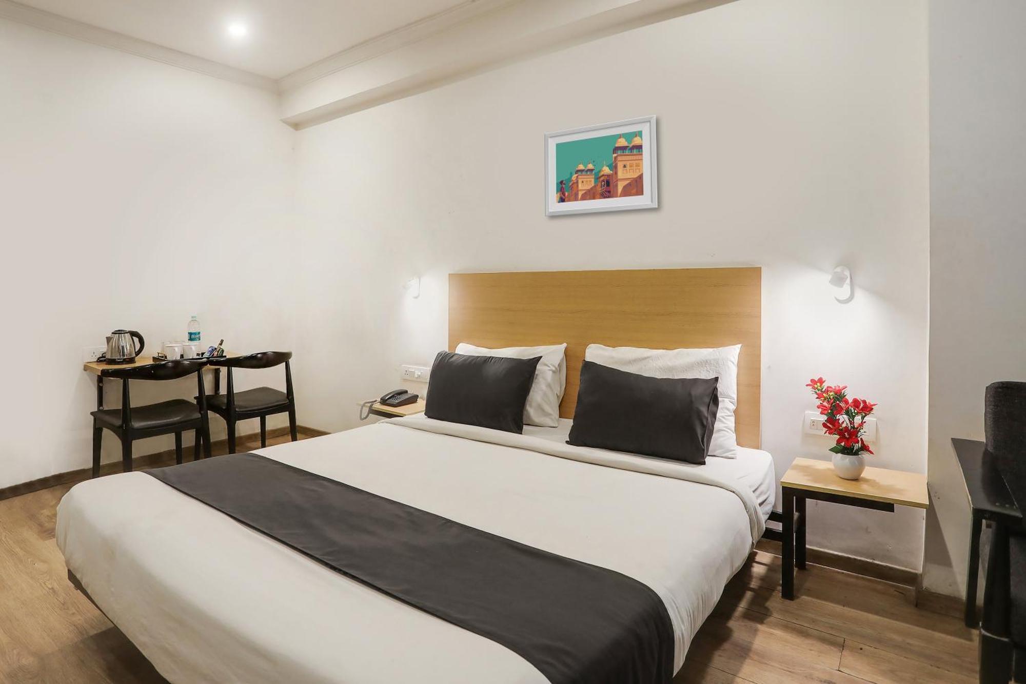 โอโย ทาวน์เฮาส์ 176 ราชธานี เรซิเดนซี Hotel Sururnagar ภายนอก รูปภาพ