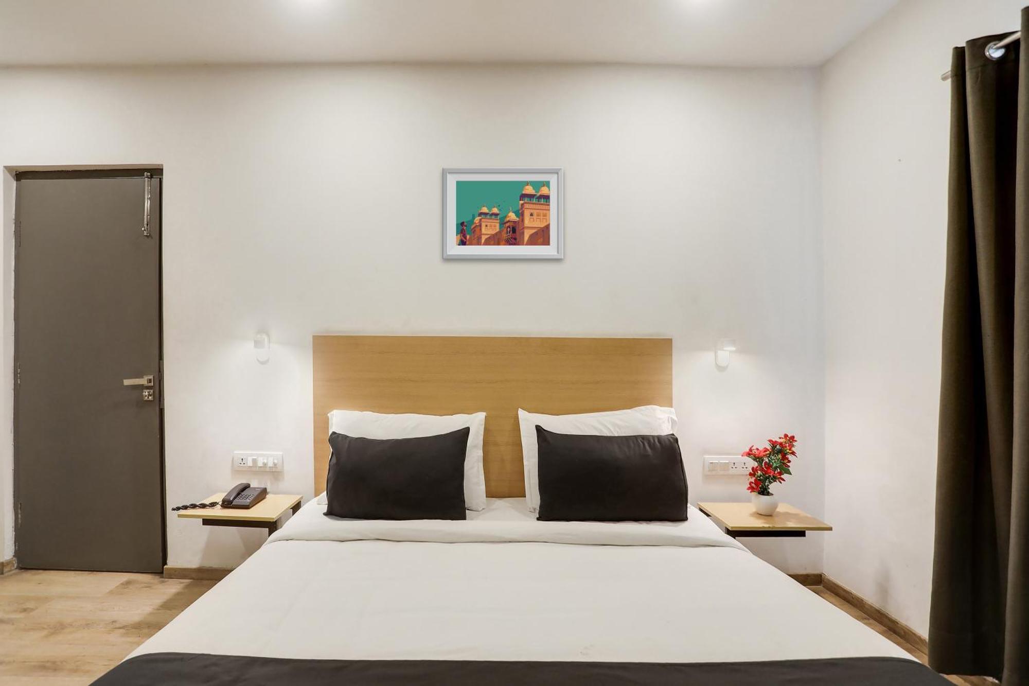 โอโย ทาวน์เฮาส์ 176 ราชธานี เรซิเดนซี Hotel Sururnagar ภายนอก รูปภาพ